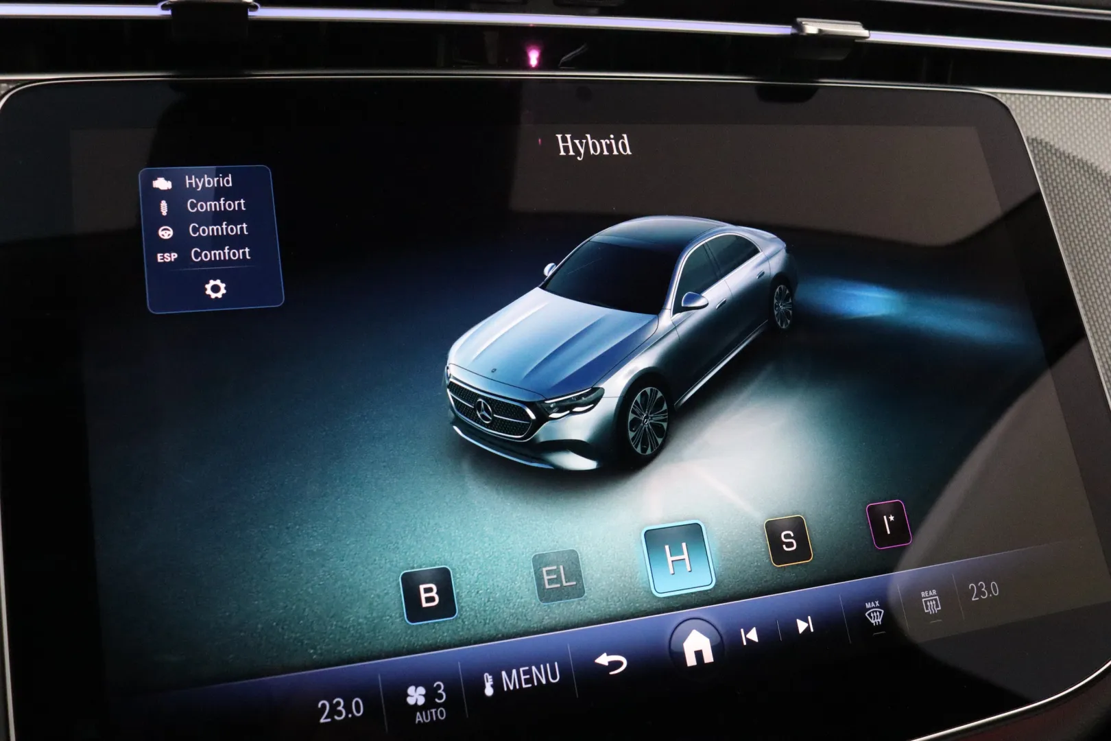 Mercedes-Benz E IRO-567 carousel image