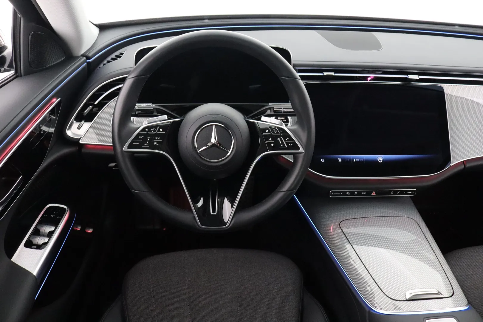 Mercedes-Benz E IRO-567 carousel image