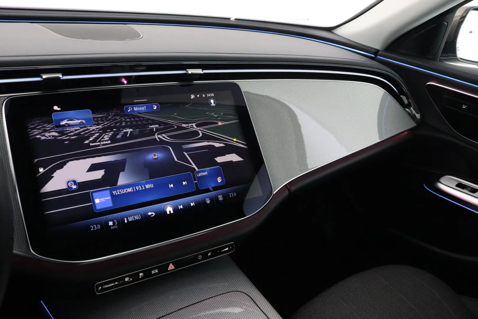 Mercedes-Benz E IRO-567 carousel image