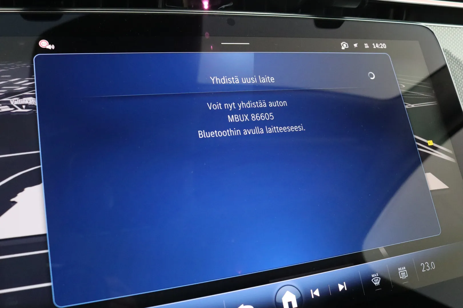 Mercedes-Benz E IRO-567 carousel image