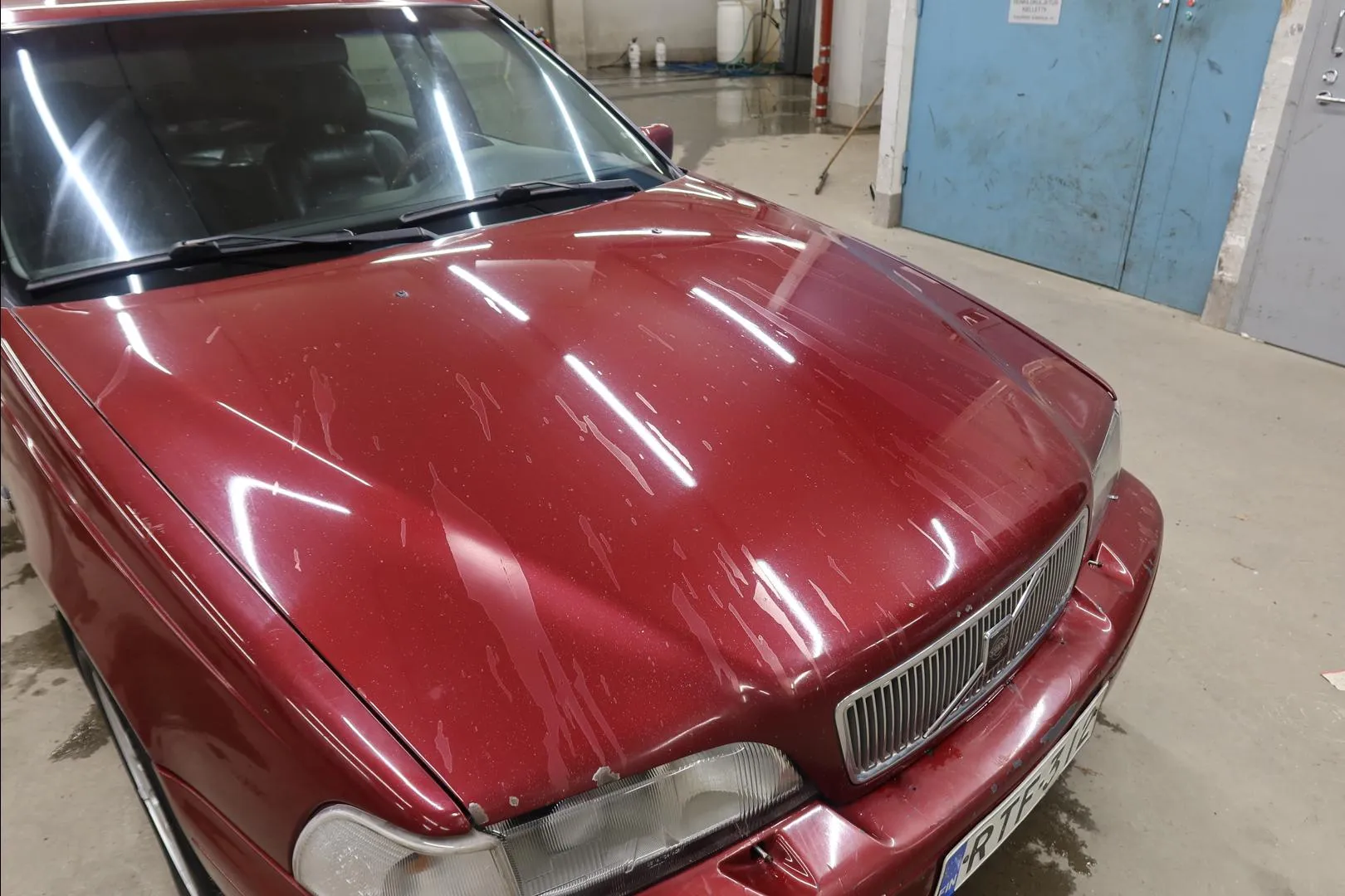 VOLVO V70 RTF-312 carousel image