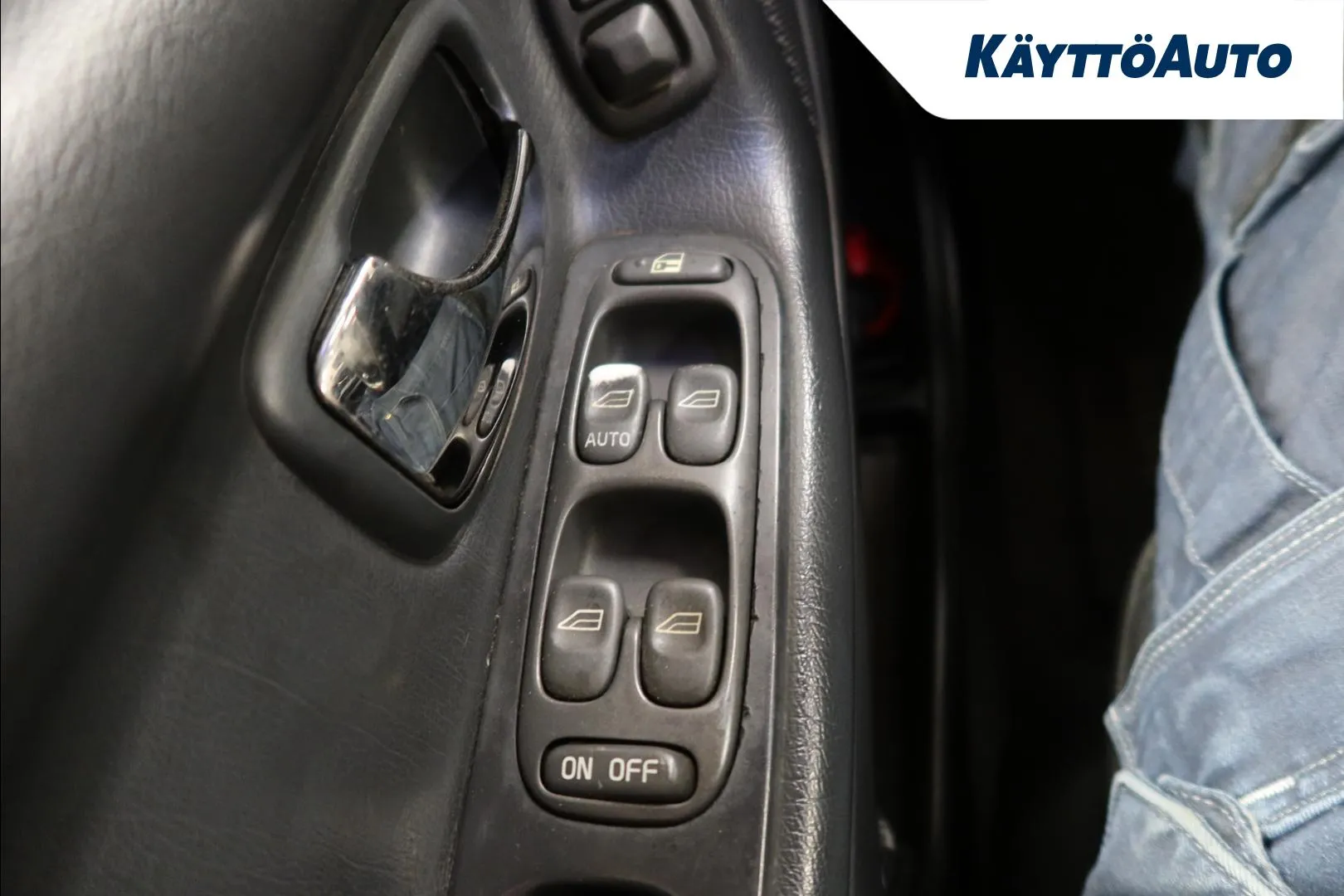 VOLVO V70 RTF-312 carousel image