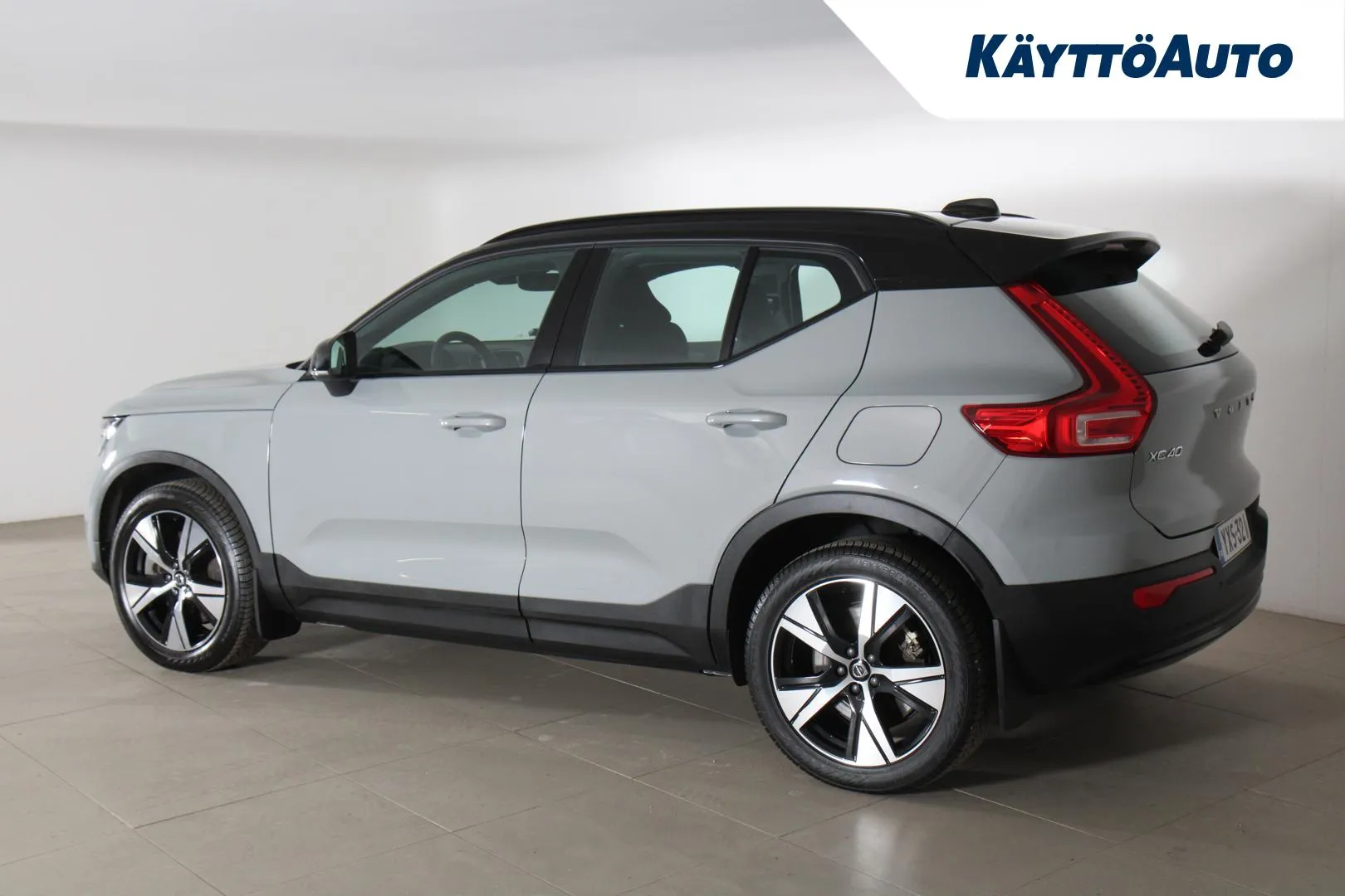 VOLVO XC40 YXS-321 carousel image