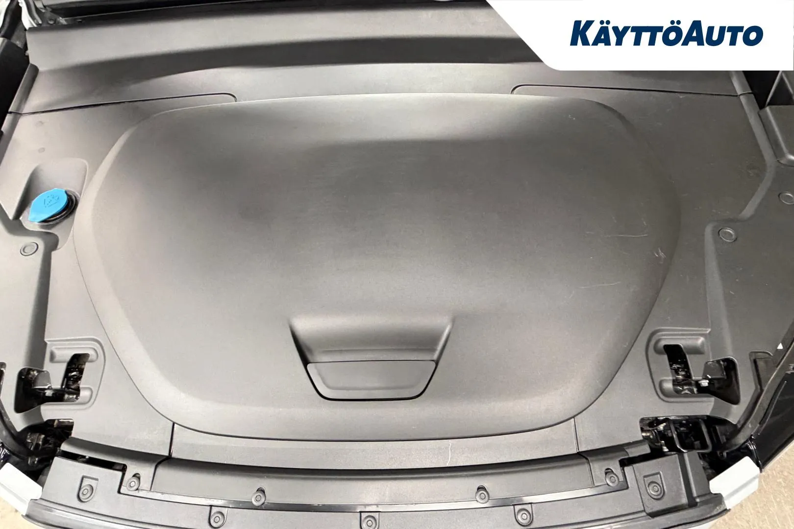 VOLVO XC40 YXS-321 carousel image