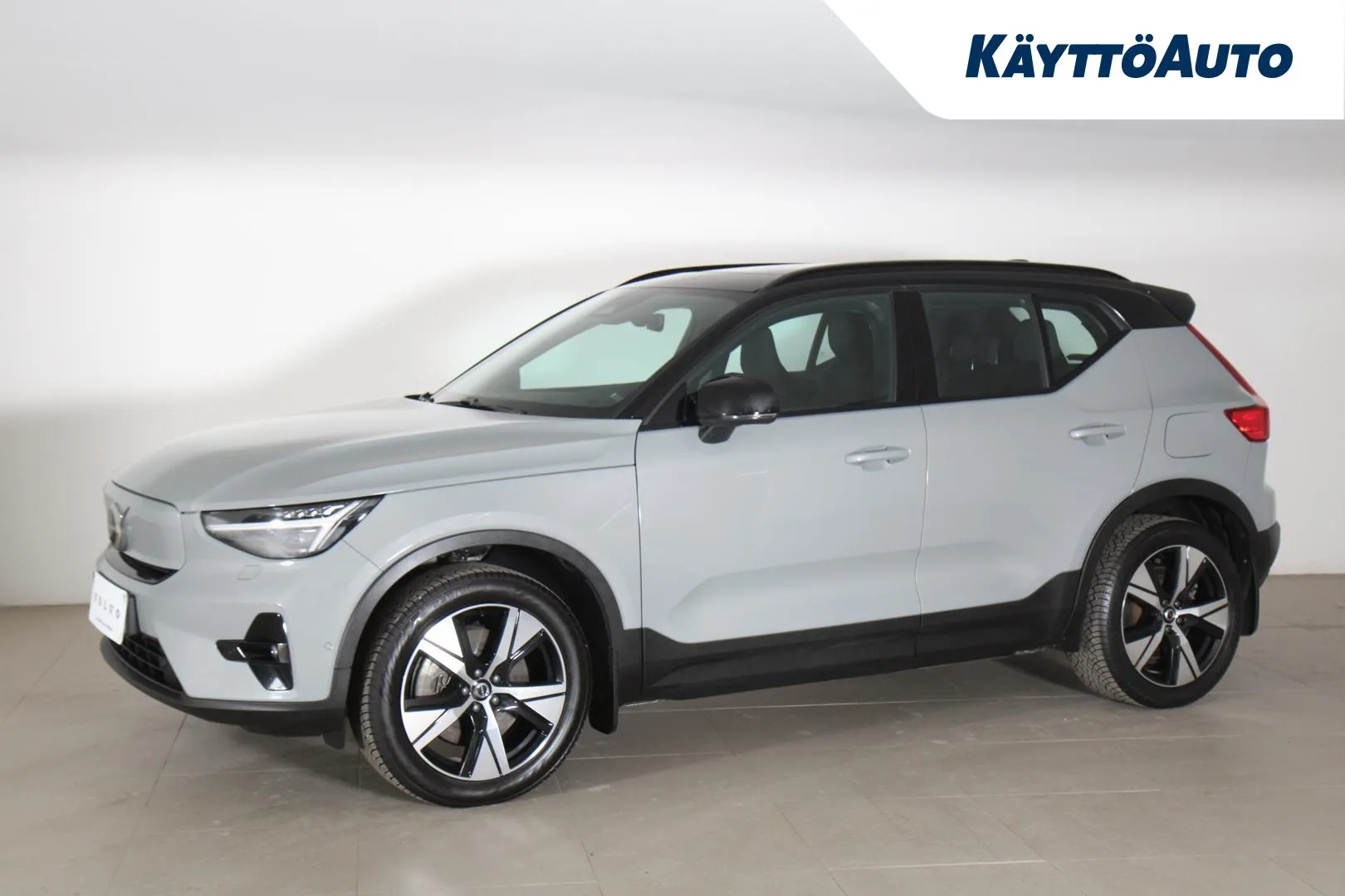 VOLVO XC40 YXS-321 carousel image
