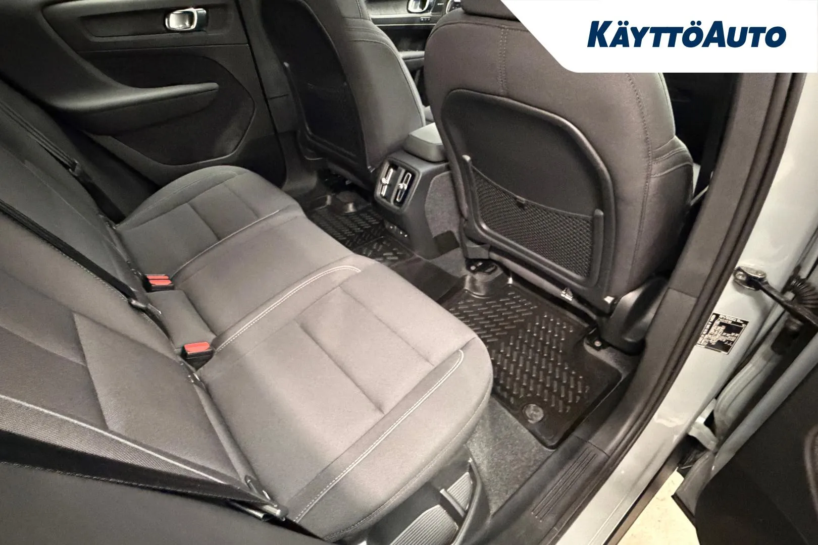 VOLVO XC40 YXS-321 carousel image