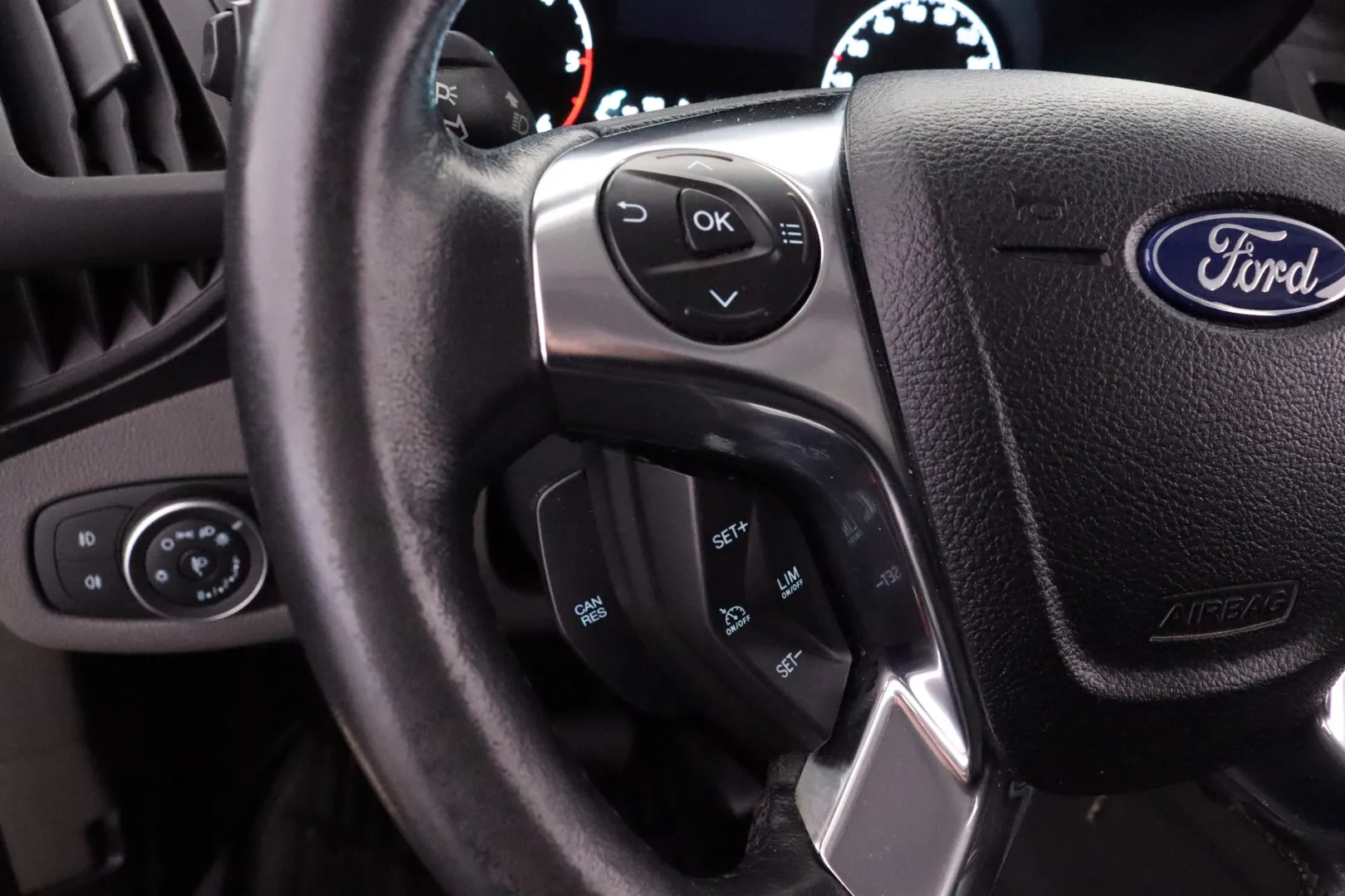 FORD Grand Tourneo Connec FNP-339 carousel image