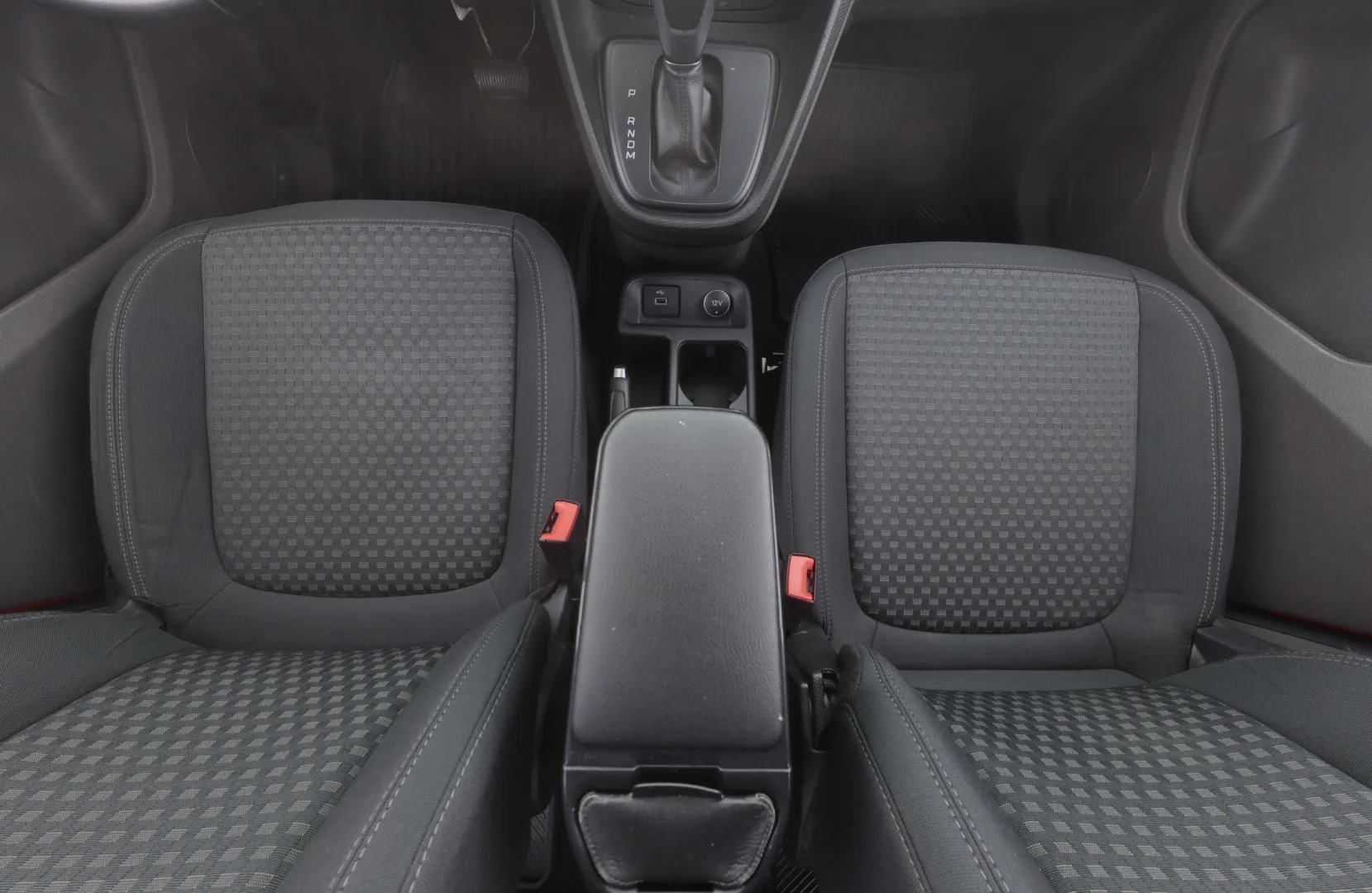 FORD Grand Tourneo Connec FNP-339 carousel image