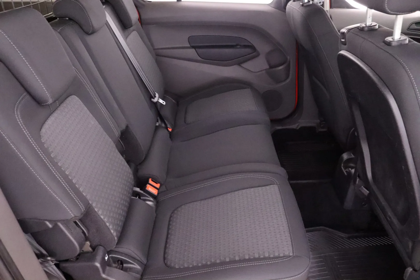 FORD Grand Tourneo Connec FNP-339 carousel image