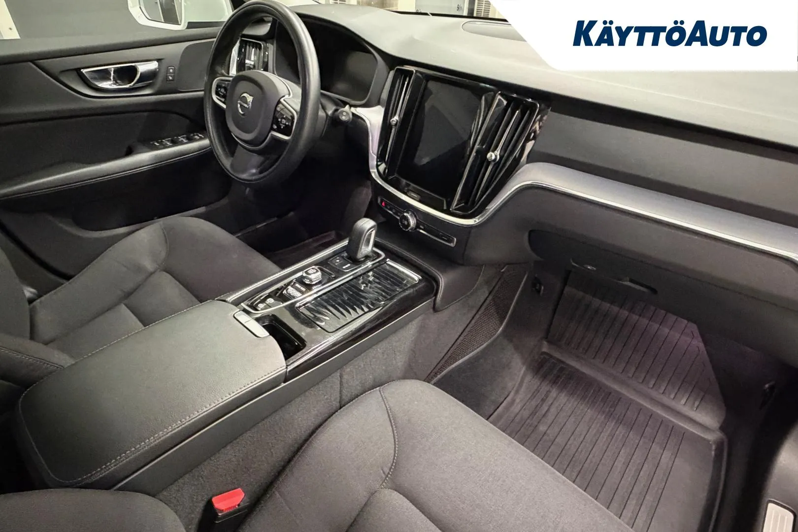 VOLVO V60 LSV-143 carousel image