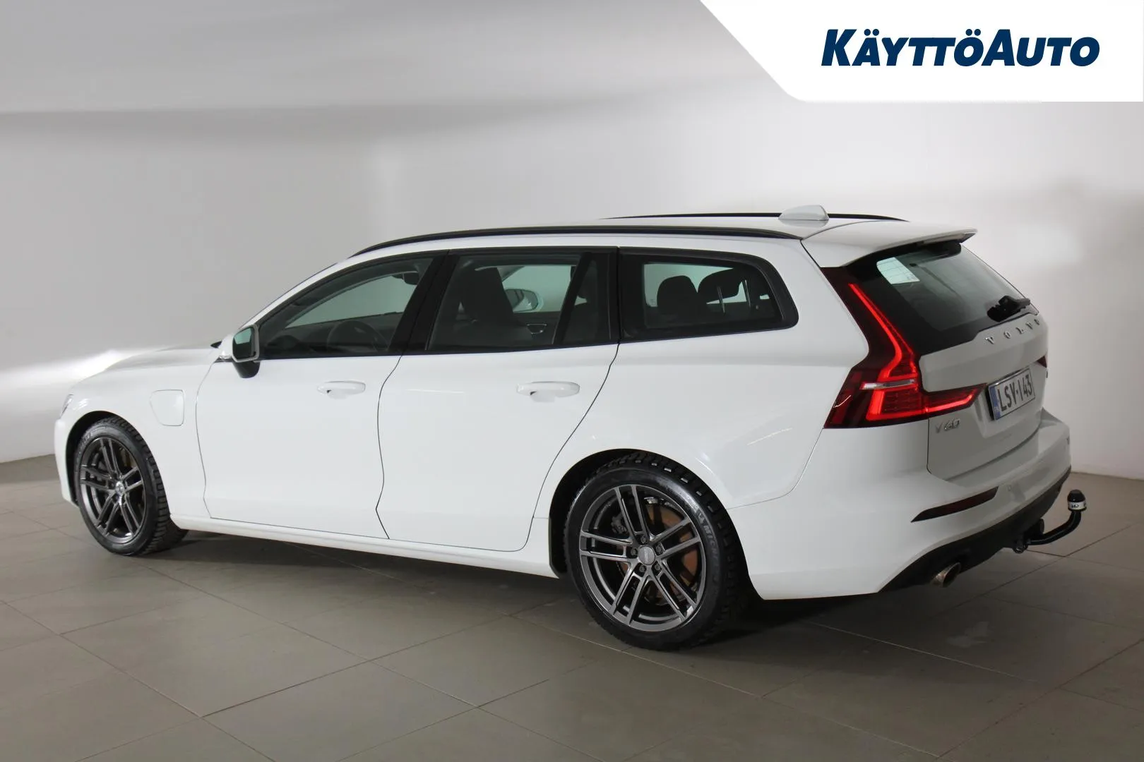 VOLVO V60 LSV-143 carousel image