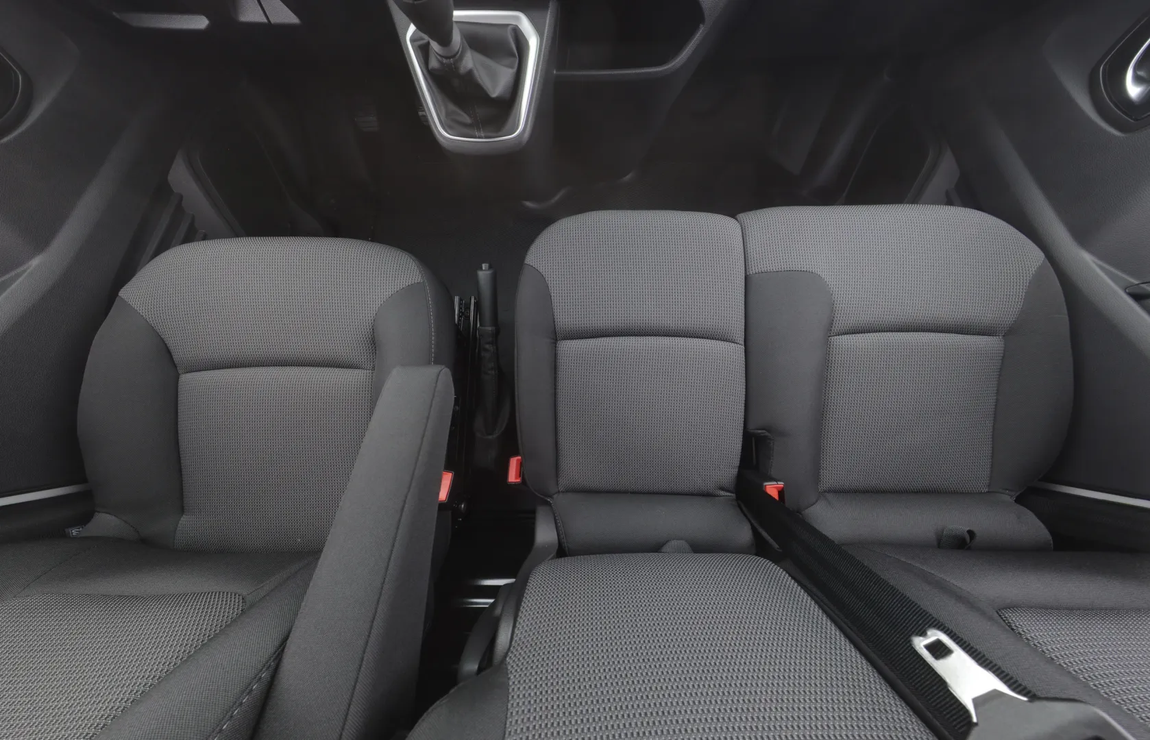 Nissan Primastar FSR-873 carousel image