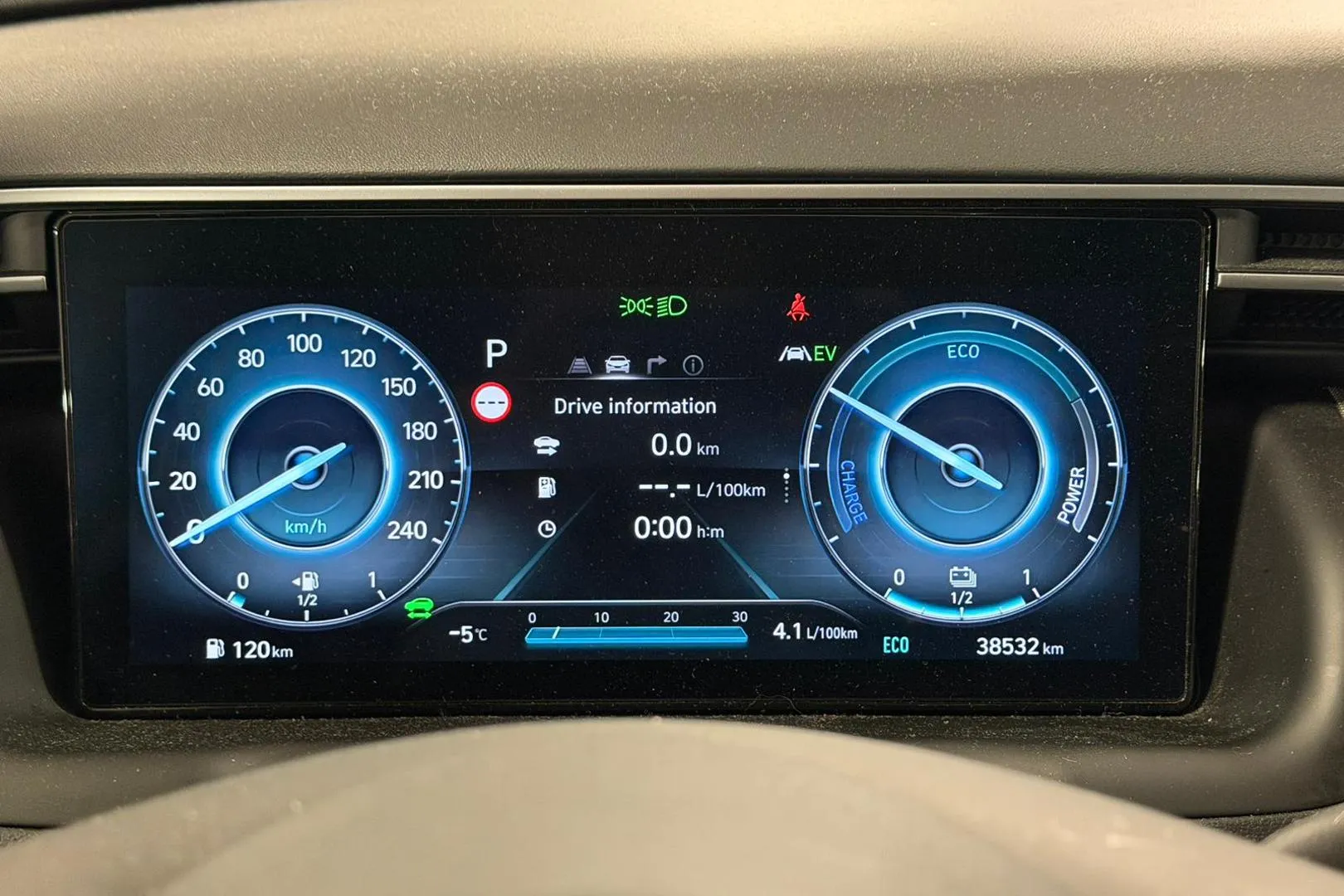 HYUNDAI Tucson MPB-241 carousel image