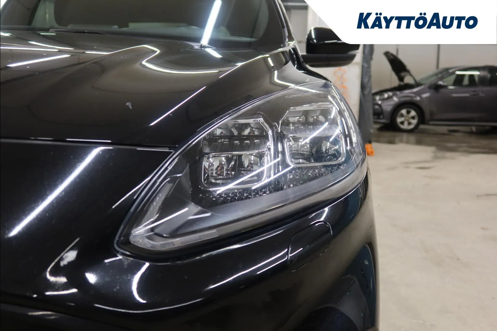 FORD Kuga YKU-701 carousel image