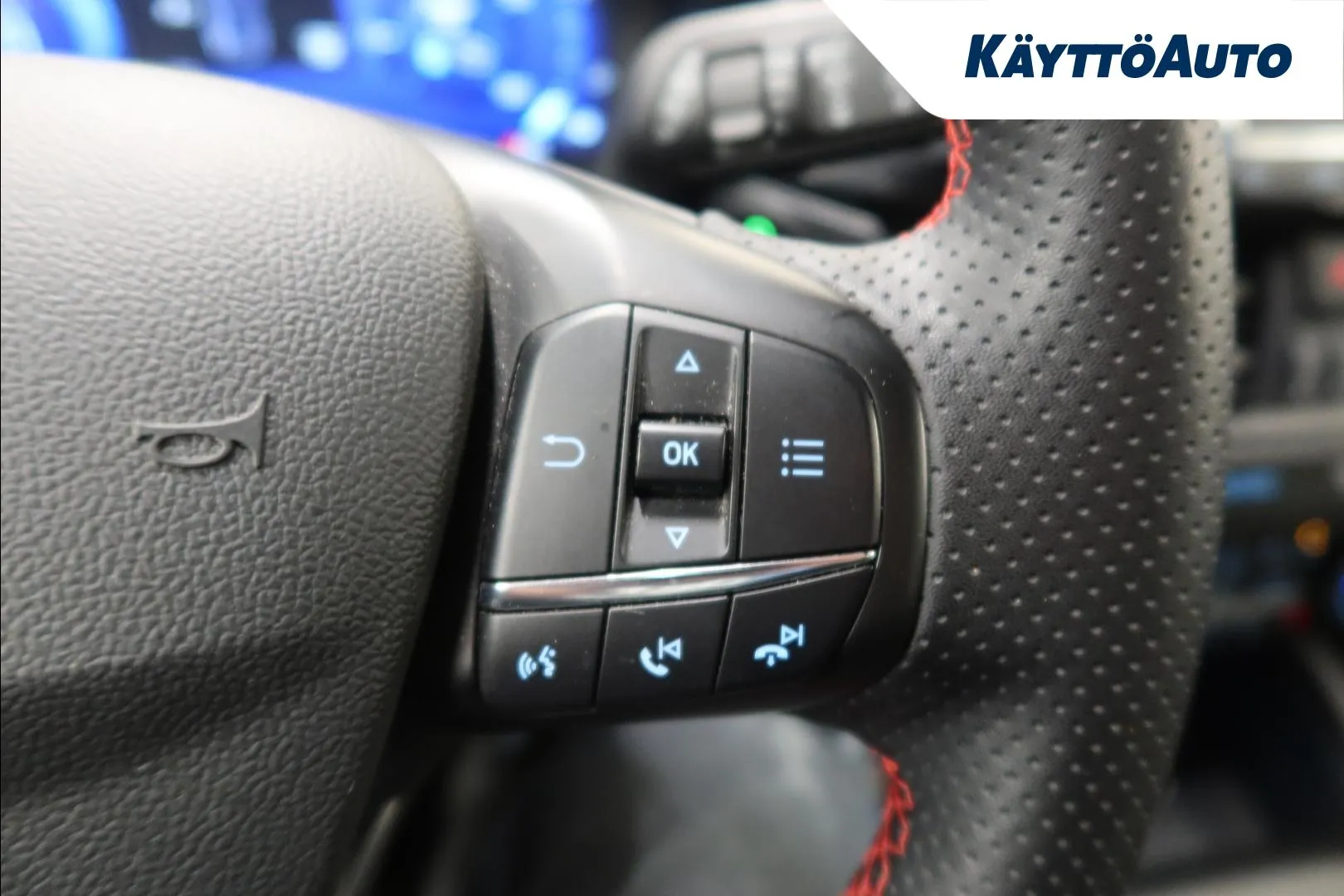 FORD Kuga YKU-701 carousel image