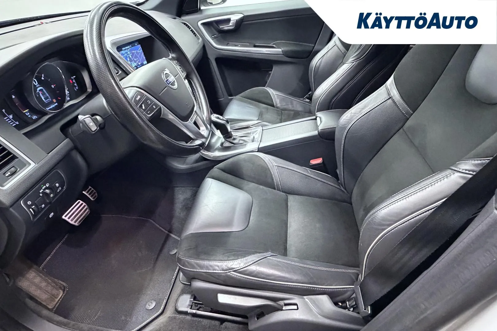 VOLVO XC60 VYX-151 carousel image