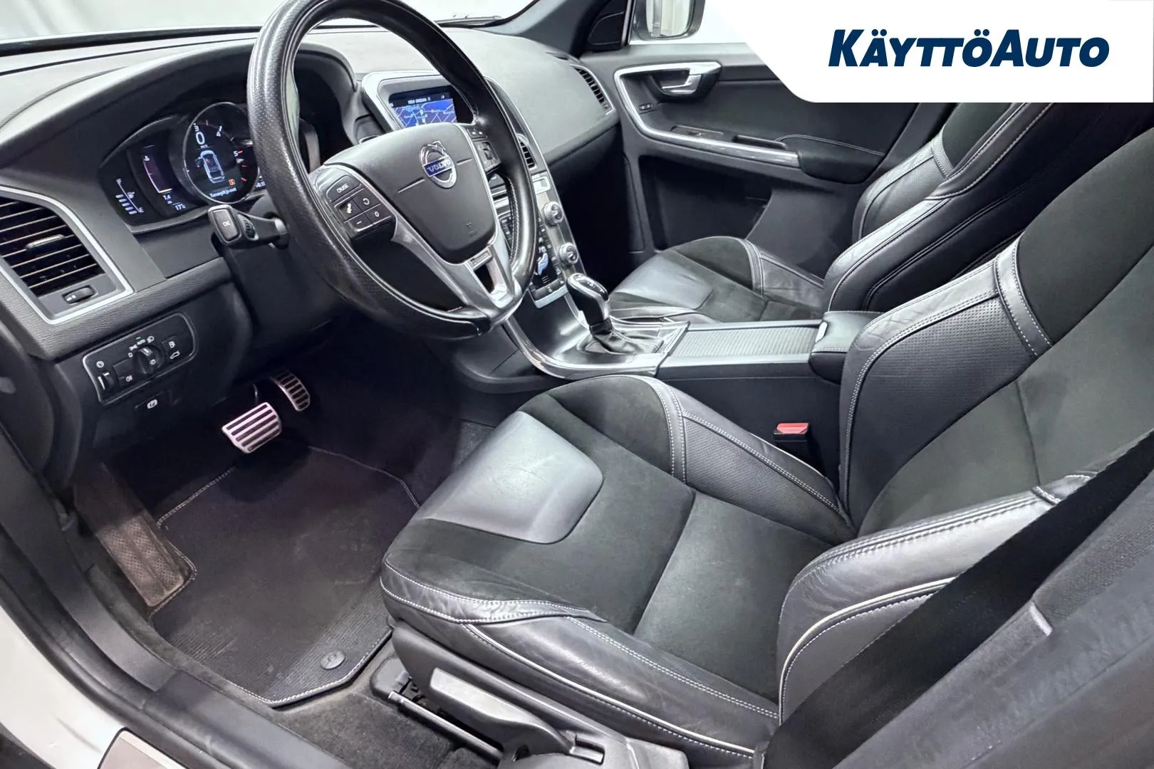 VOLVO XC60 VYX-151 carousel image