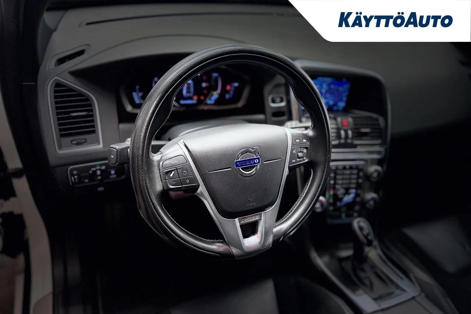 VOLVO XC60 VYX-151 carousel image