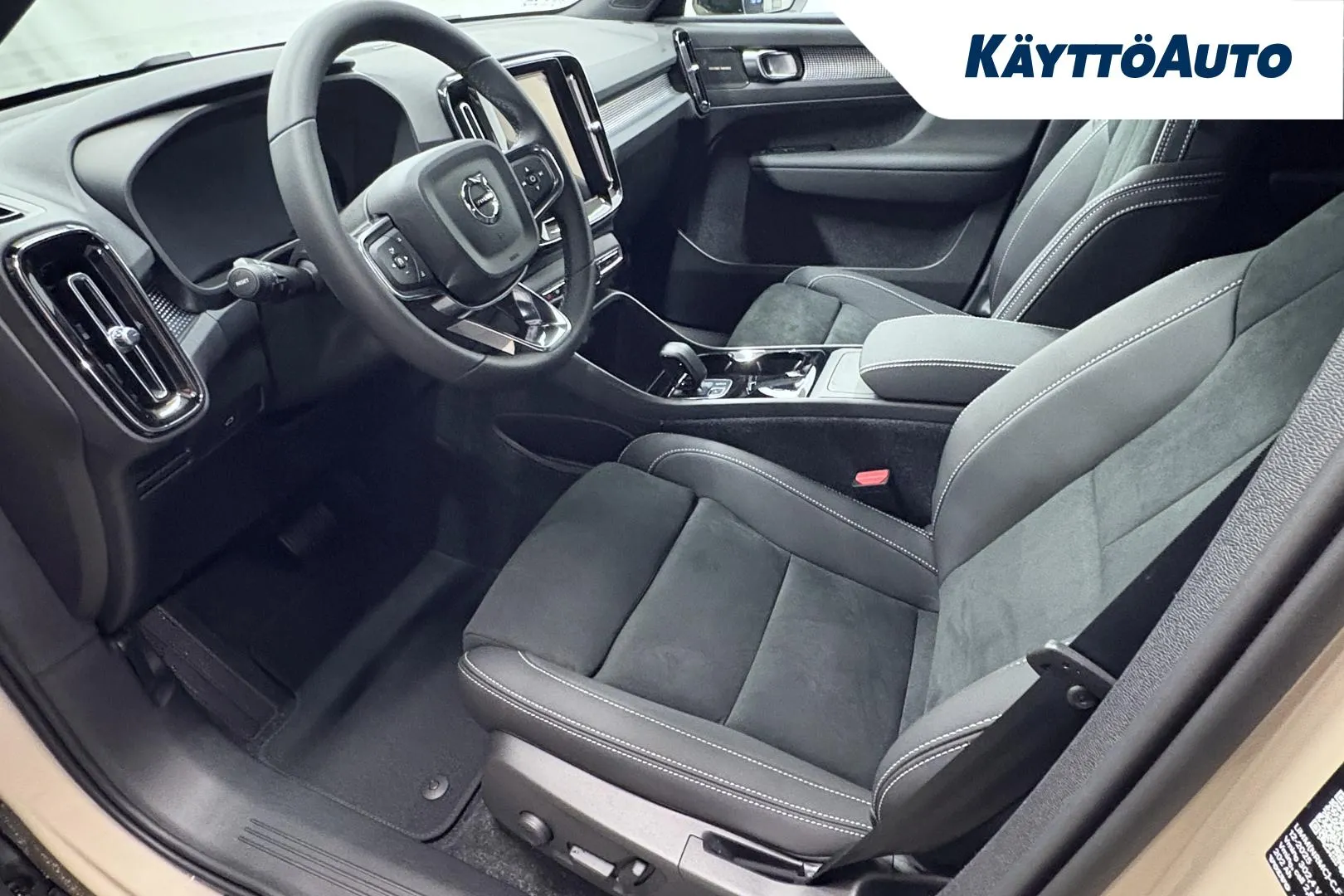 Volvo EX40 RXU-648 carousel image