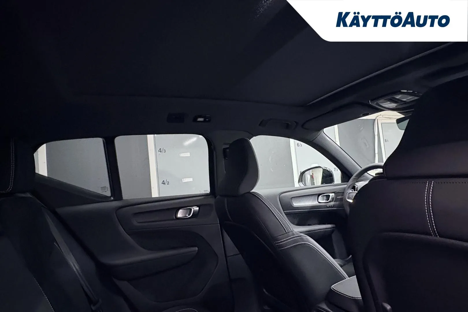 Volvo EX40 RXU-648 carousel image