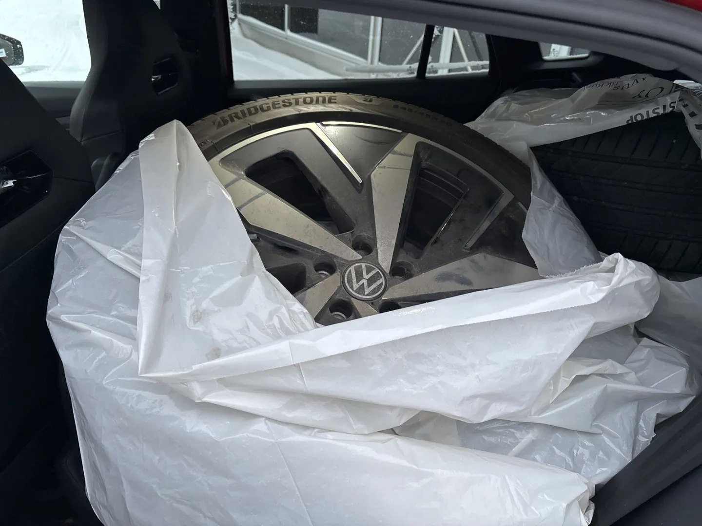 VOLKSWAGEN ID.5 RVJ-260 carousel image