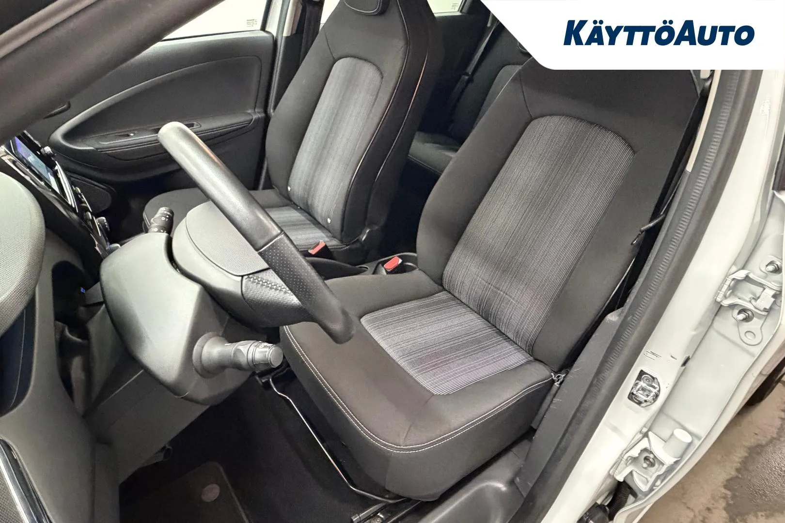 RENAULT Zoe NLG-247 carousel image