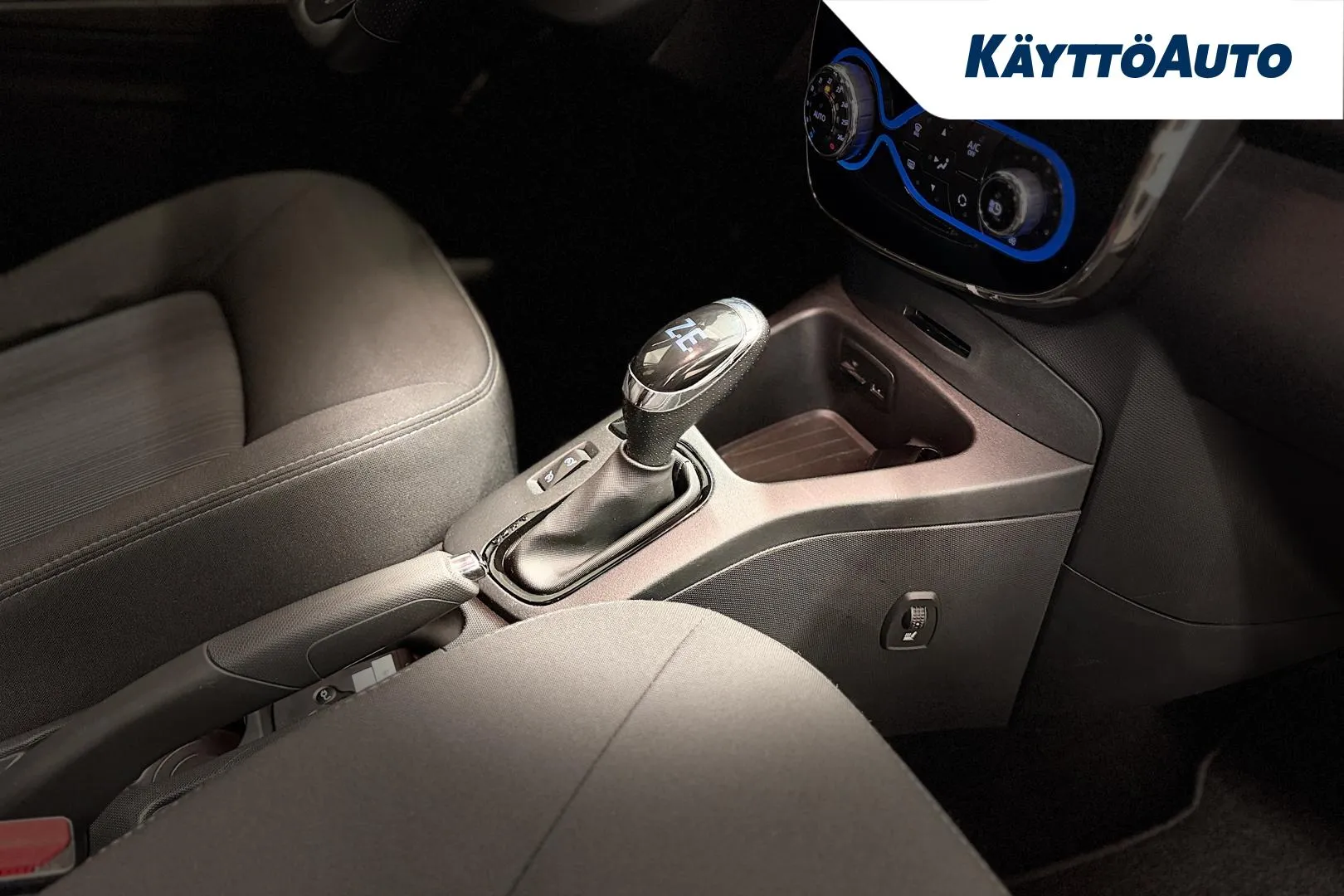 RENAULT Zoe NLG-247 carousel image