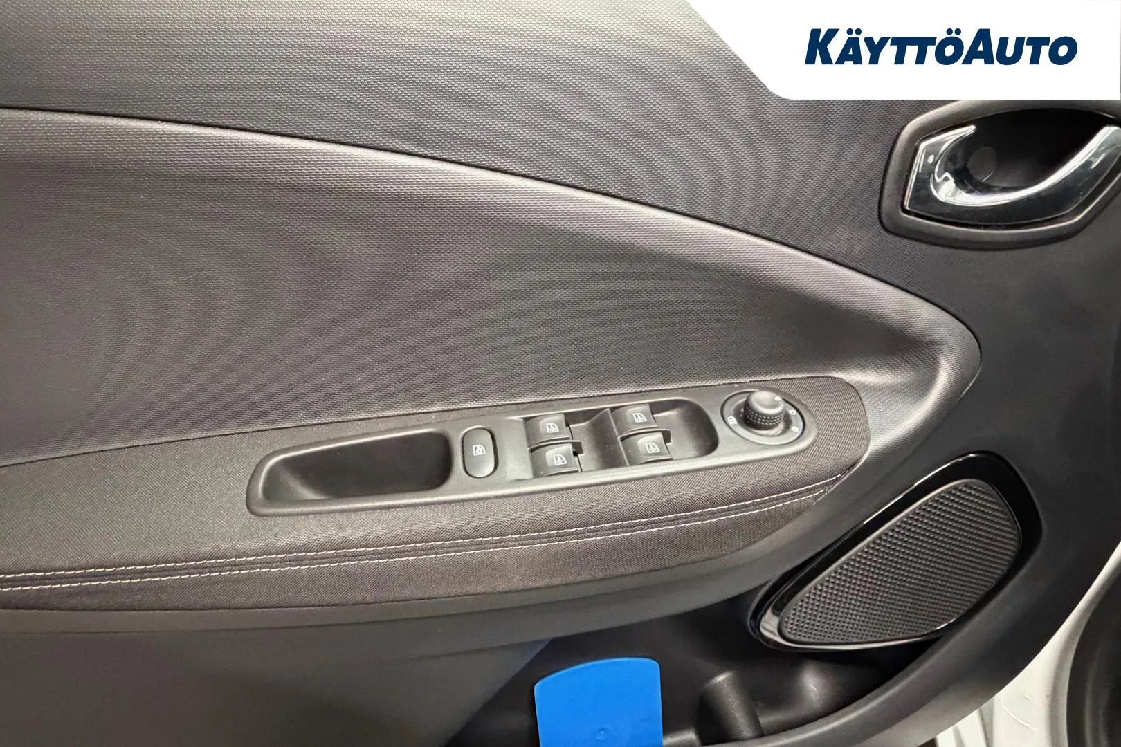 RENAULT Zoe NLG-247 carousel image