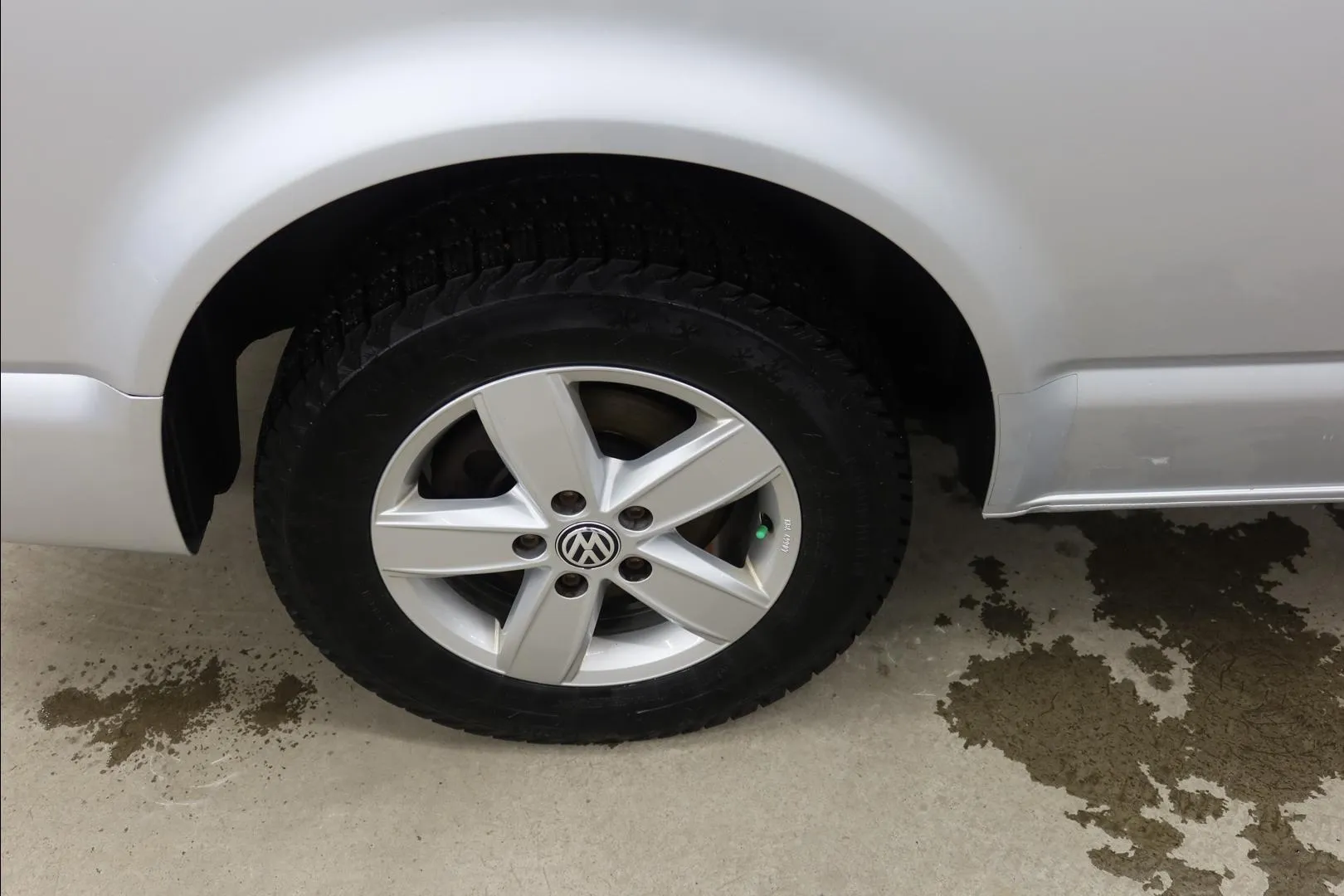 VOLKSWAGEN Transporter LOM-831 carousel image