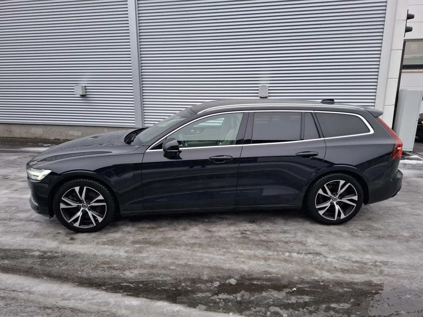 VOLVO V60 SRE-846 carousel image