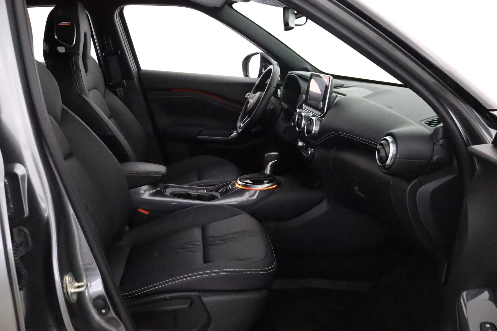 Nissan Juke KVT-504 carousel image