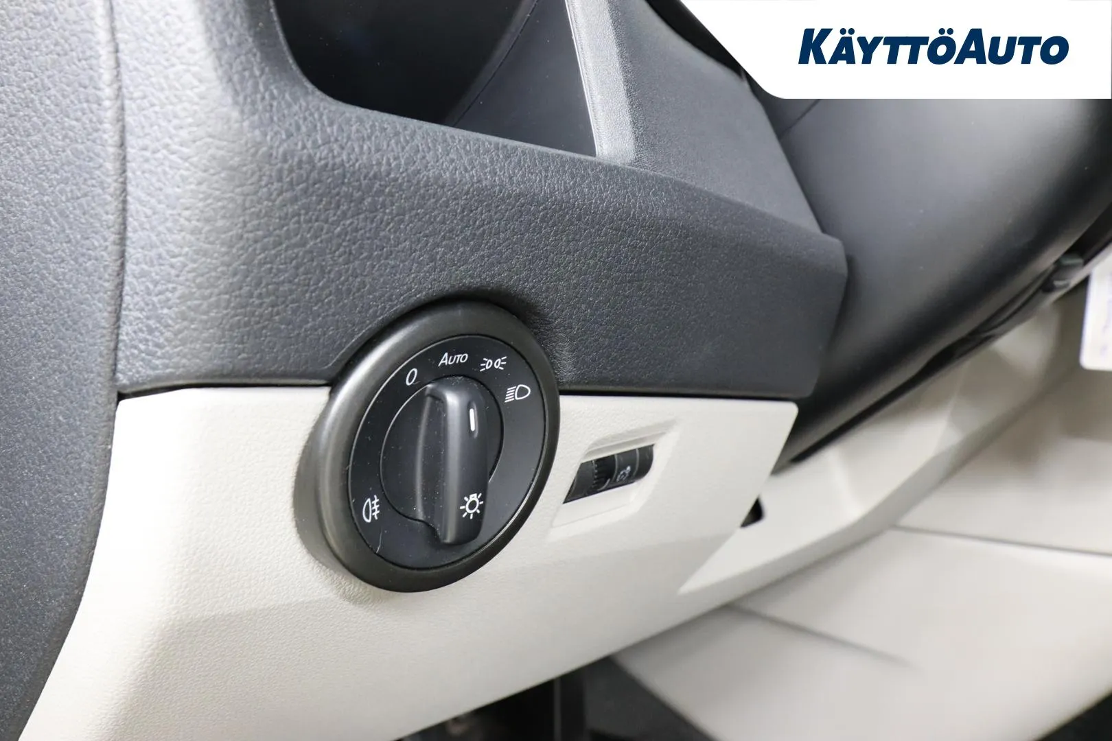 Volkswagen Transporter EPL-830 carousel image