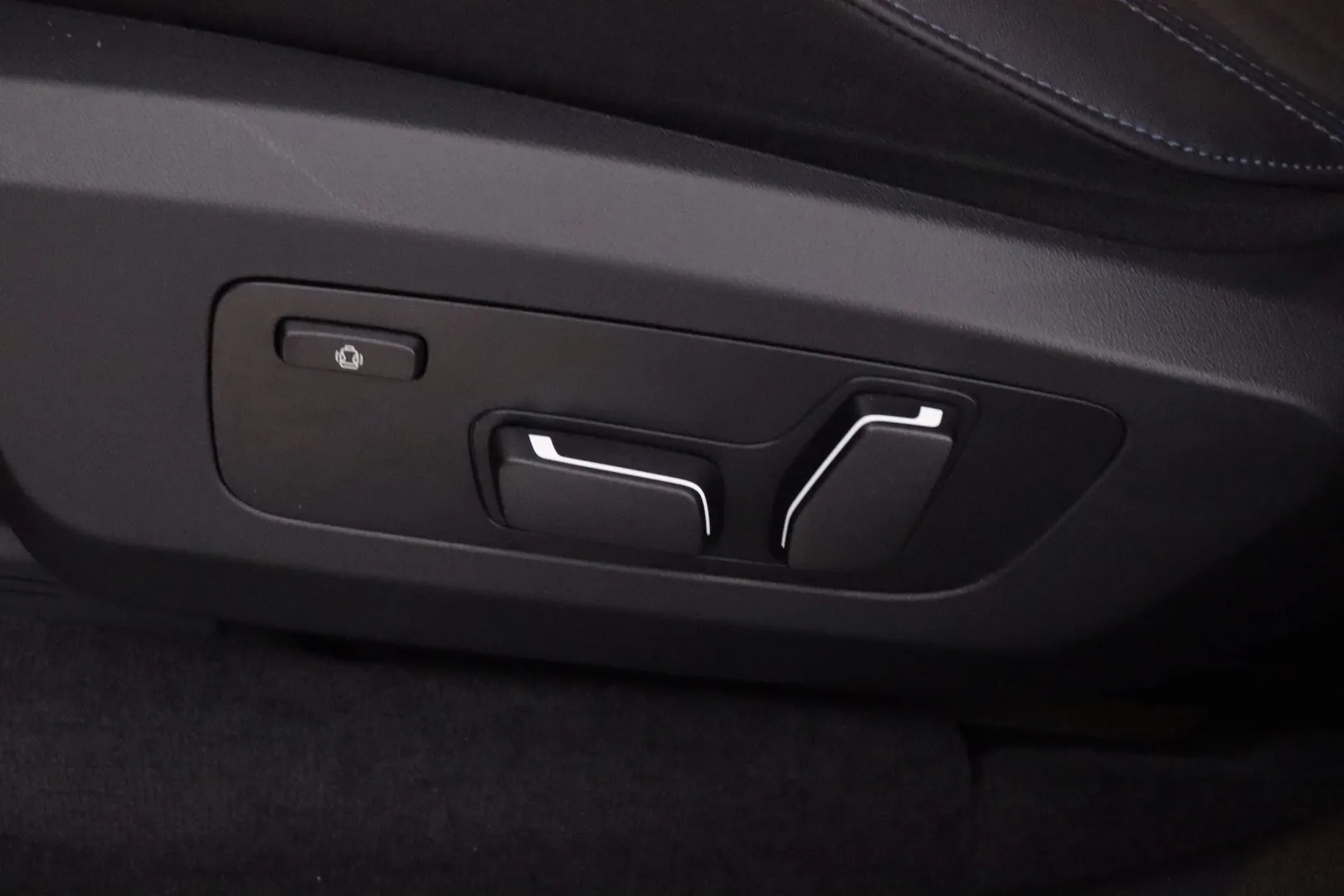 BMW X3 XUZ-503 carousel image