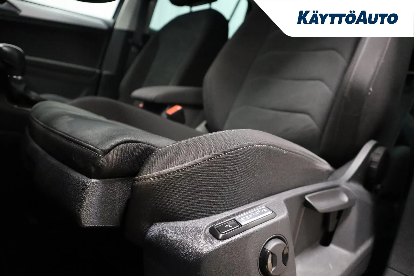 VOLKSWAGEN Tiguan GMV-960 carousel image