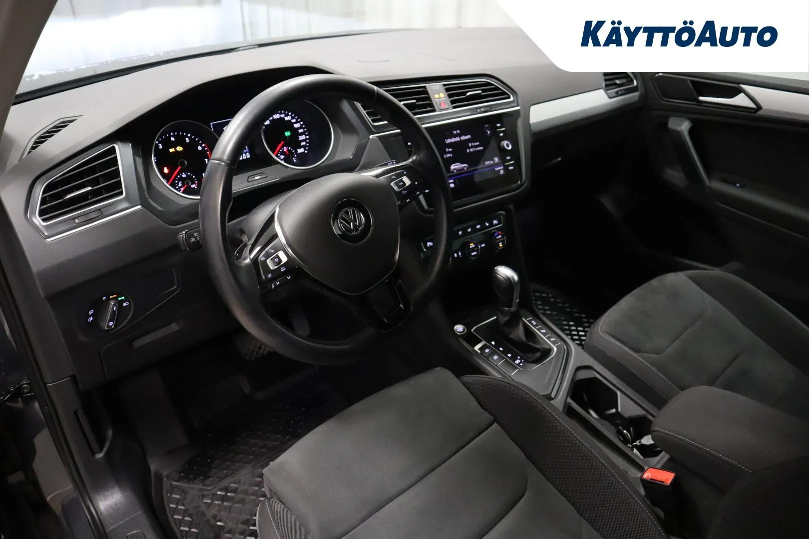 VOLKSWAGEN Tiguan GMV-960 carousel image