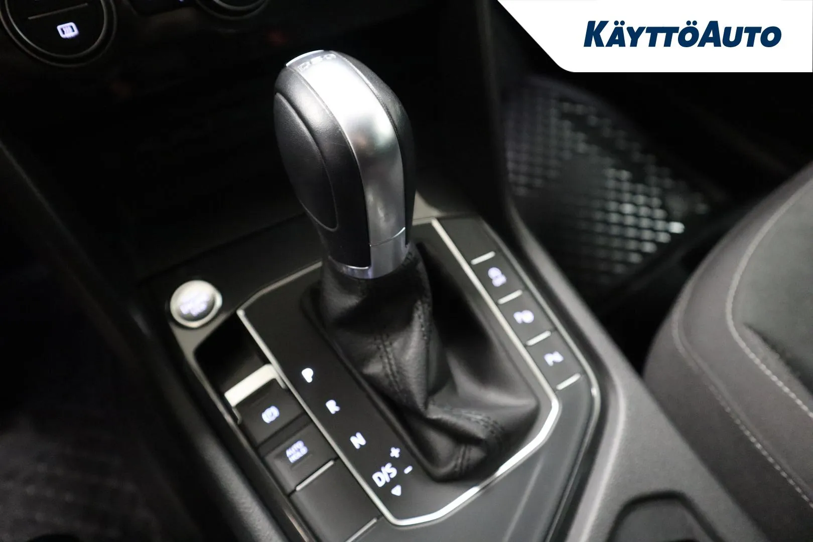 VOLKSWAGEN Tiguan GMV-960 carousel image