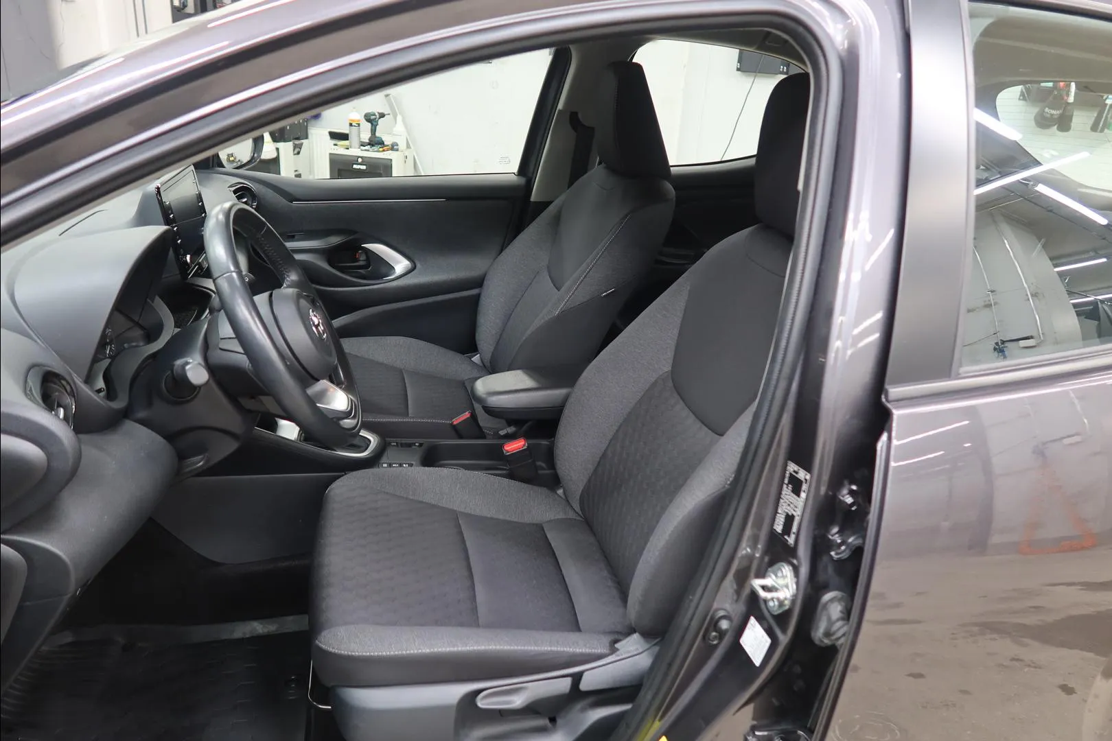 TOYOTA Yaris GOS-449 carousel image