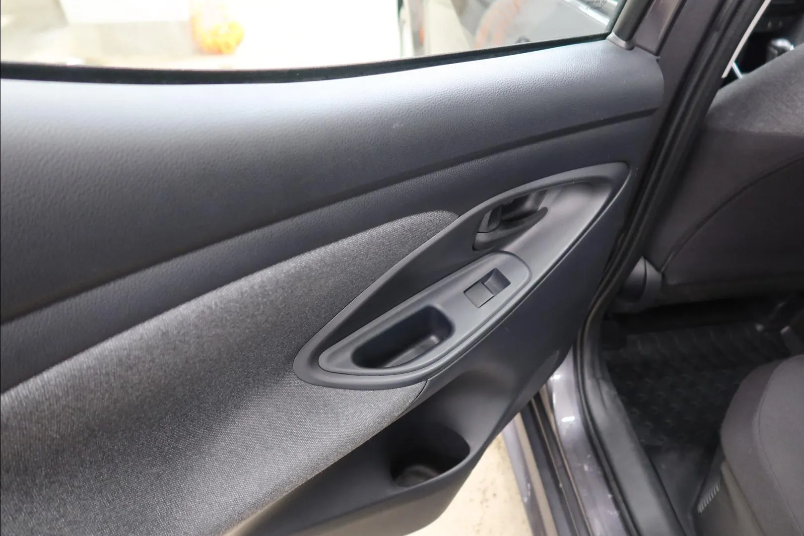 TOYOTA Yaris GOS-449 carousel image