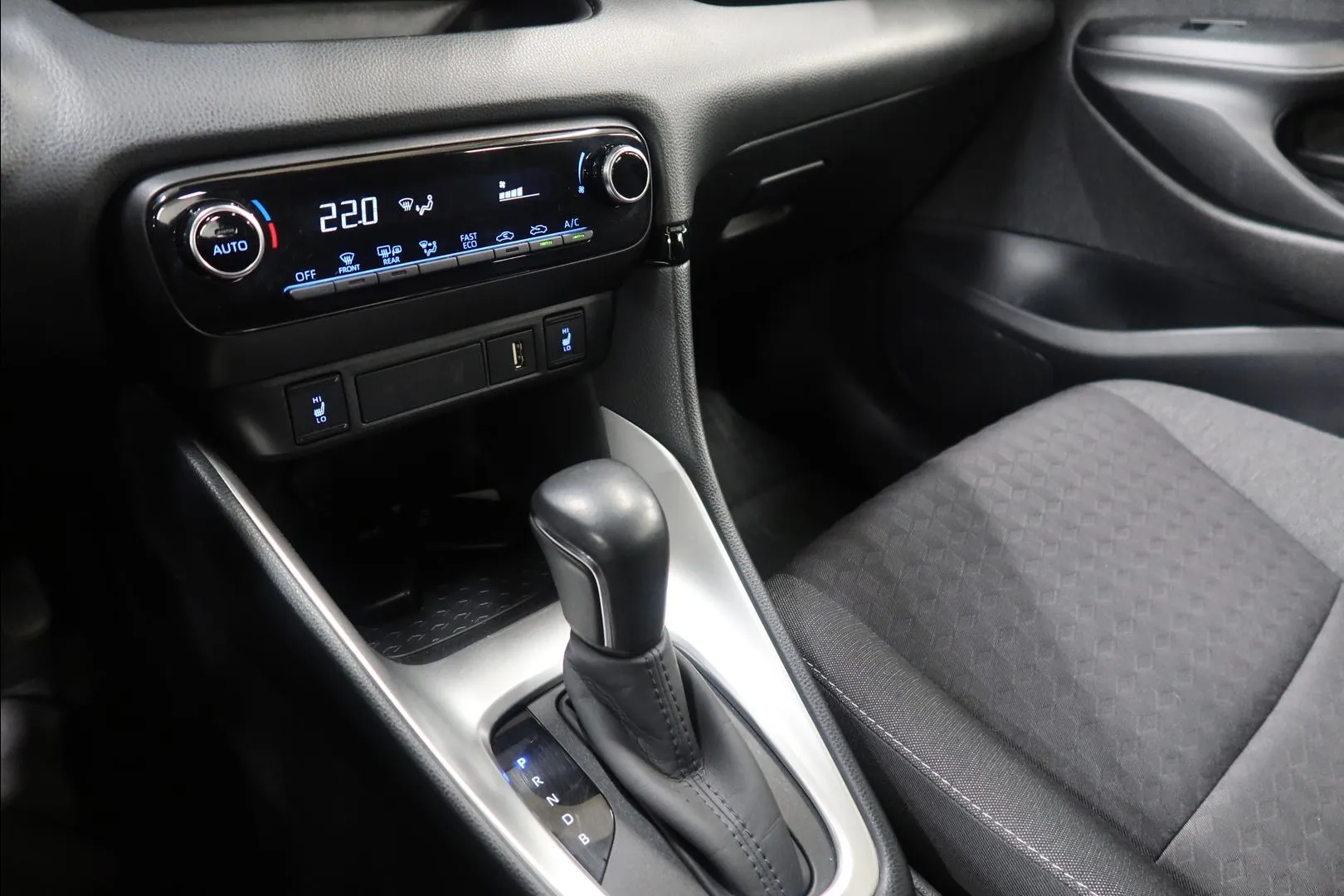 TOYOTA Yaris GOS-449 carousel image