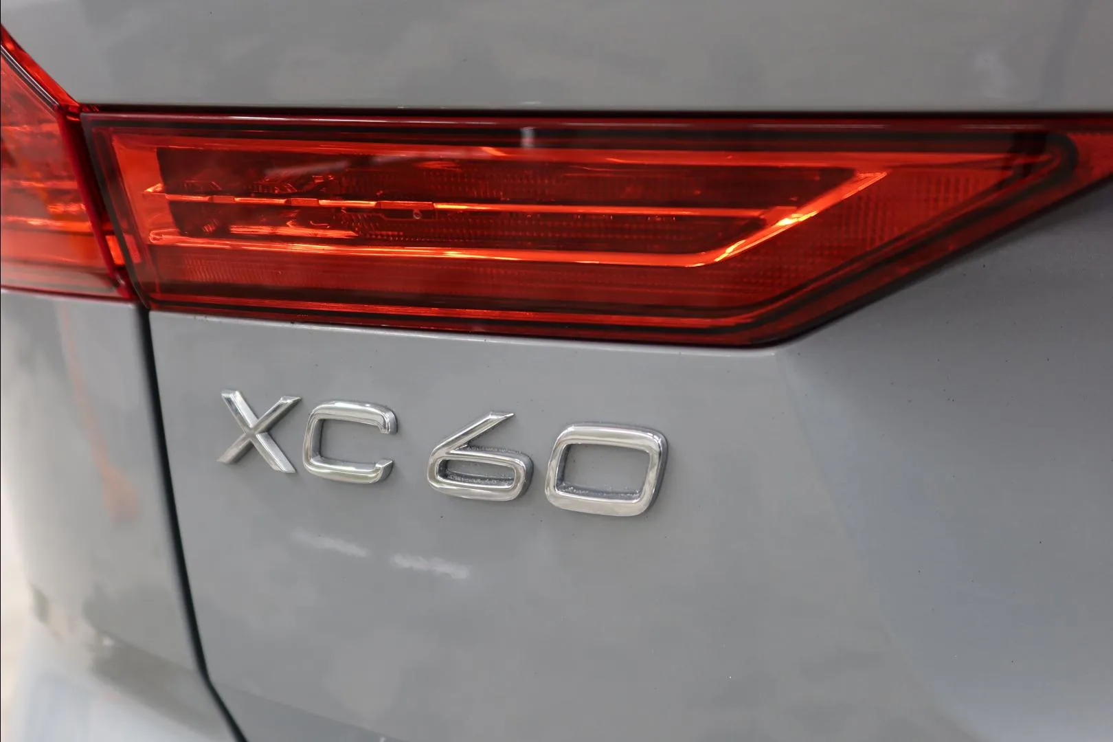 Volvo XC60 LTL-868 carousel image