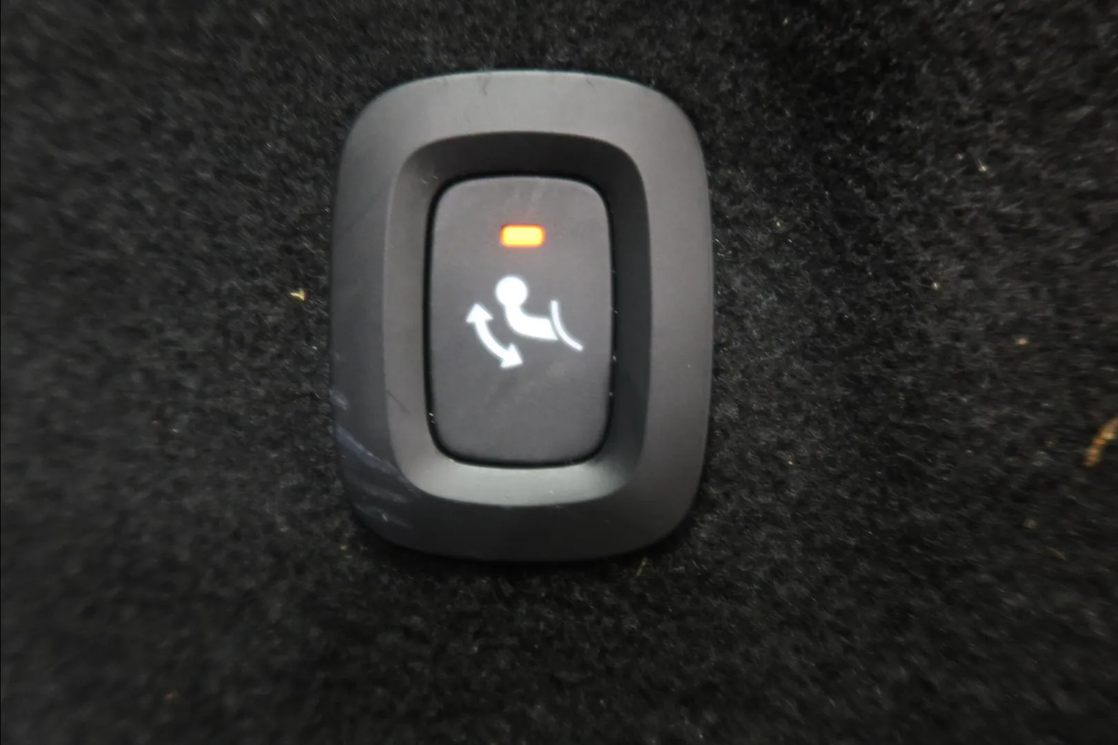 Volvo XC60 LTL-868 carousel image