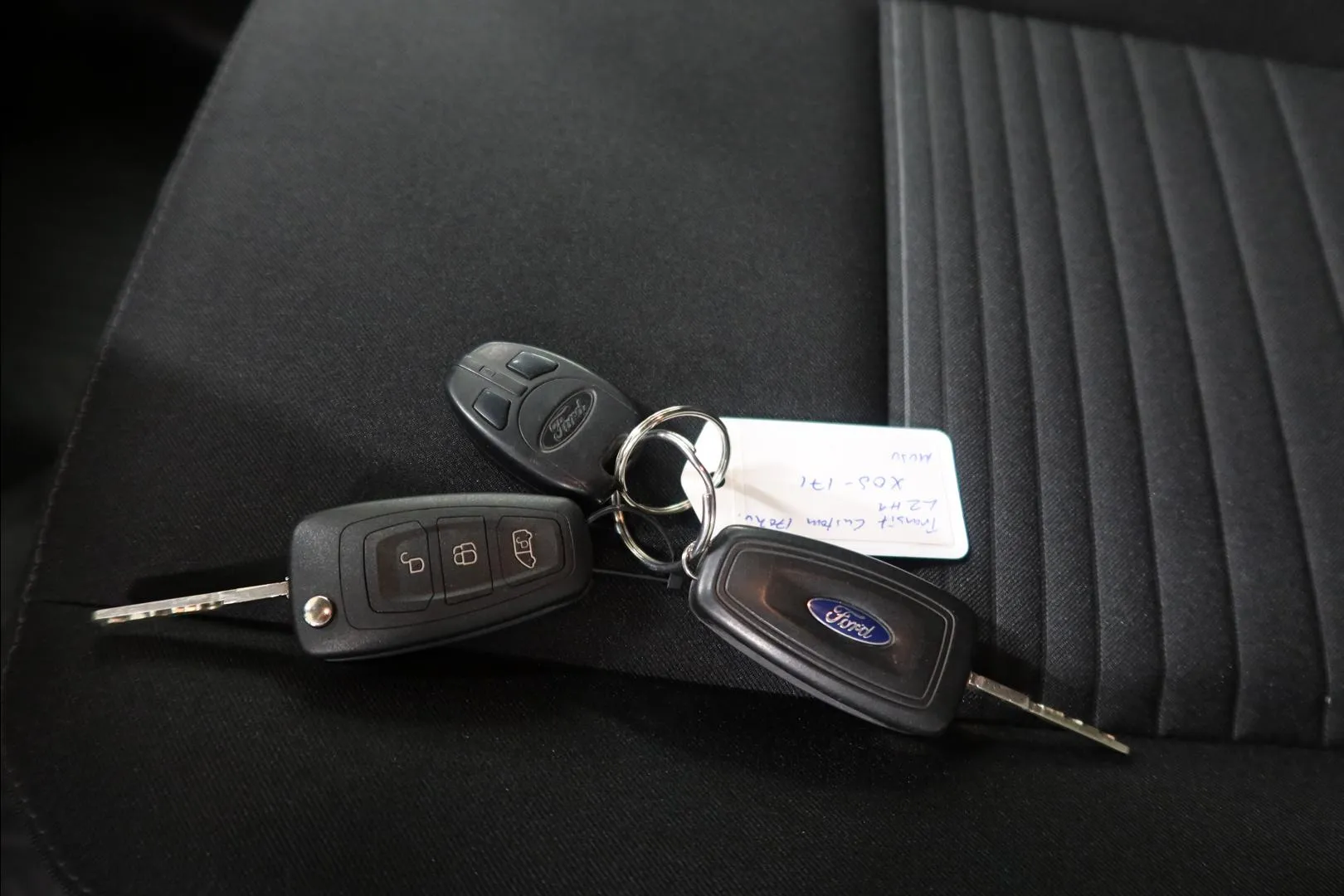 Ford Transit Custom XOS-171 carousel image