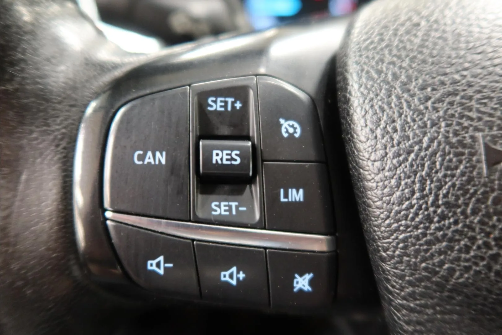 Ford Transit Custom XOS-171 carousel image