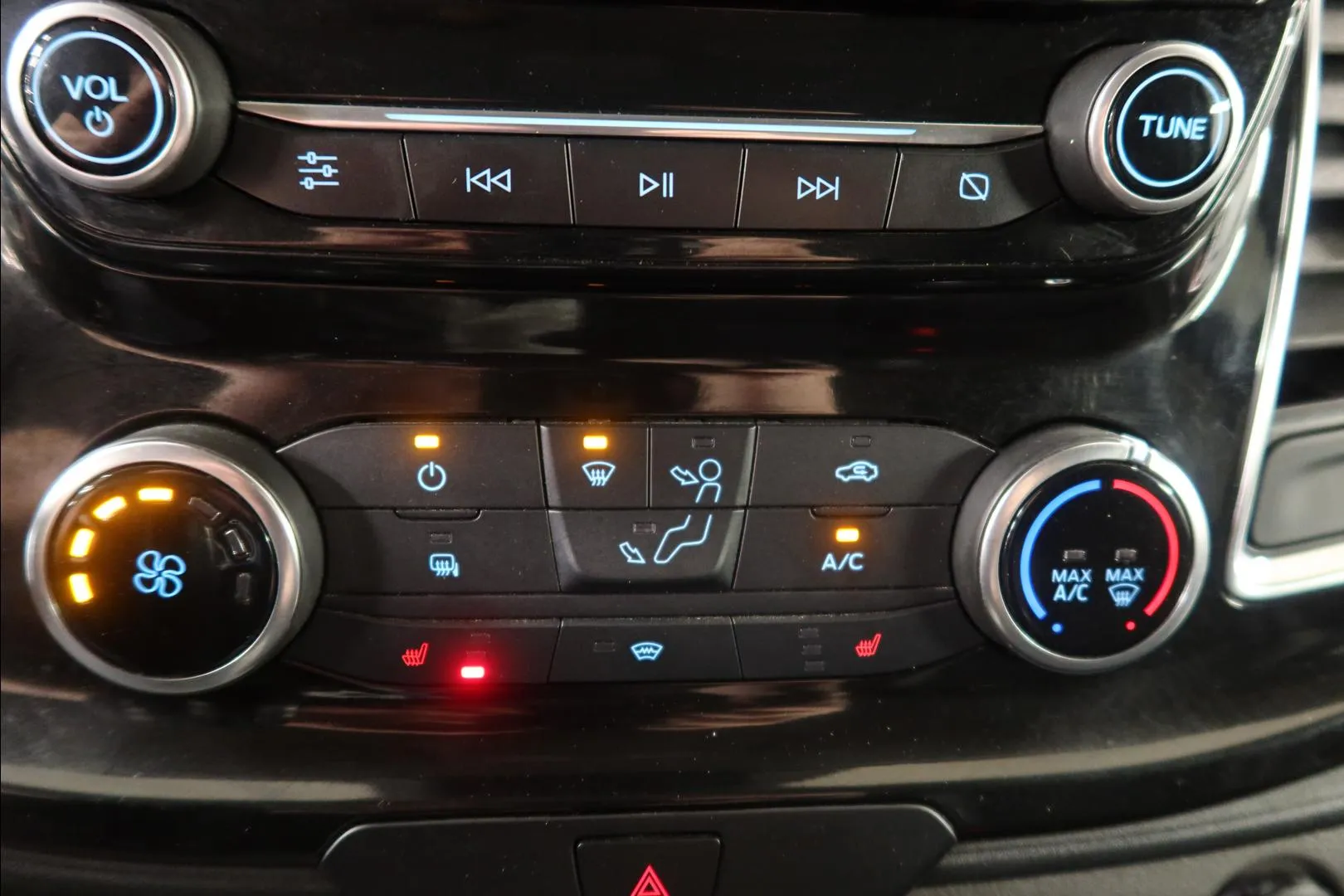 Ford Transit Custom XOS-171 carousel image