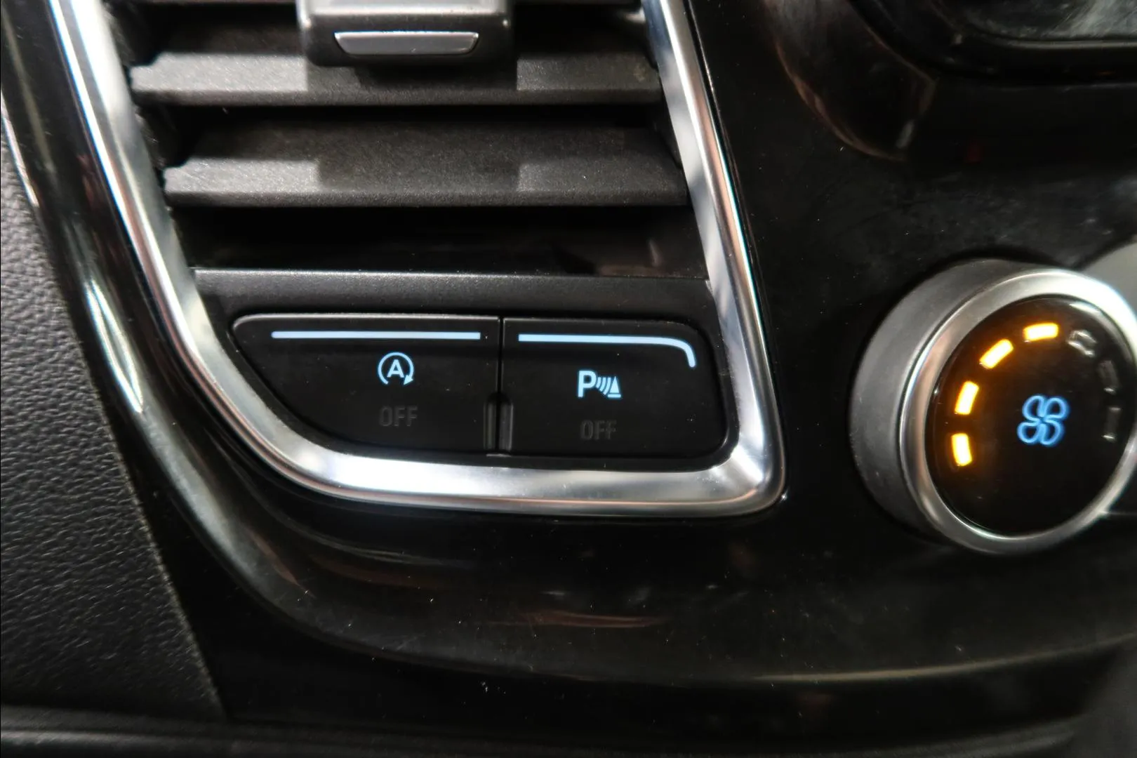 Ford Transit Custom XOS-171 carousel image