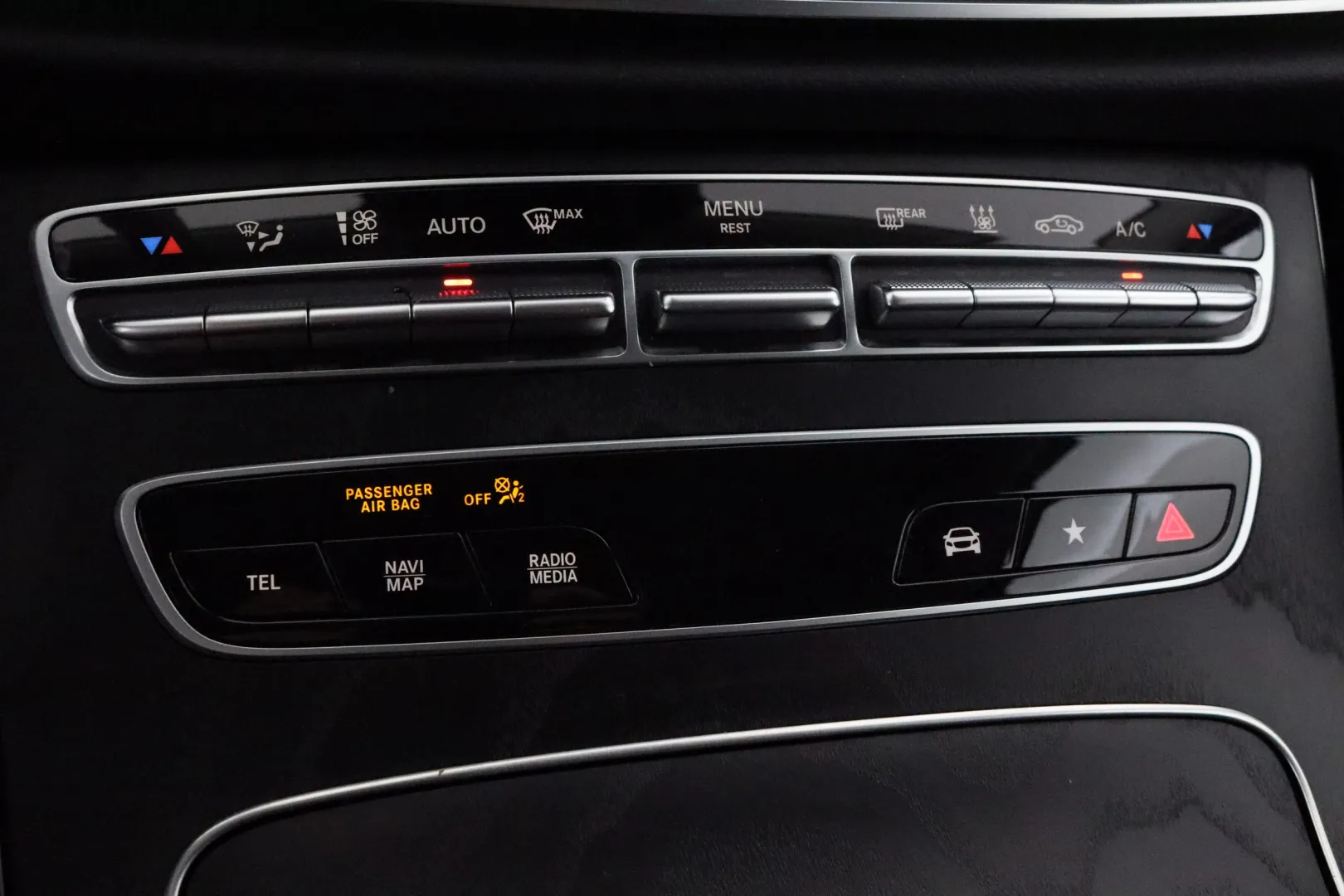 MERCEDES-BENZ E OZS-934 carousel image