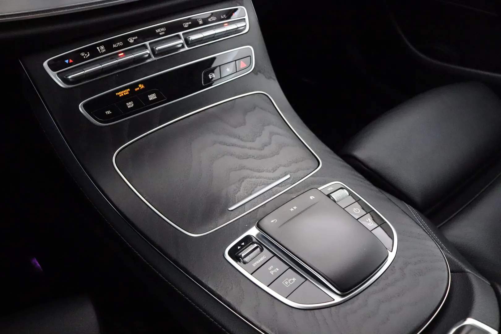 MERCEDES-BENZ E OZS-934 carousel image