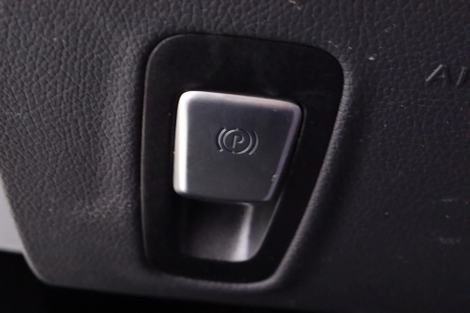 MERCEDES-BENZ E OZS-934 carousel image