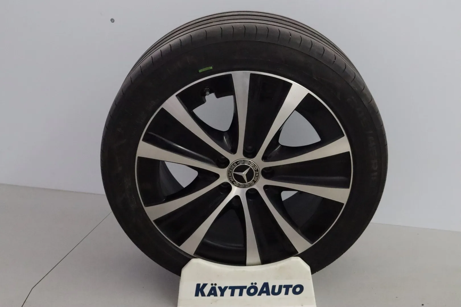 MERCEDES-BENZ E OZS-934 carousel image