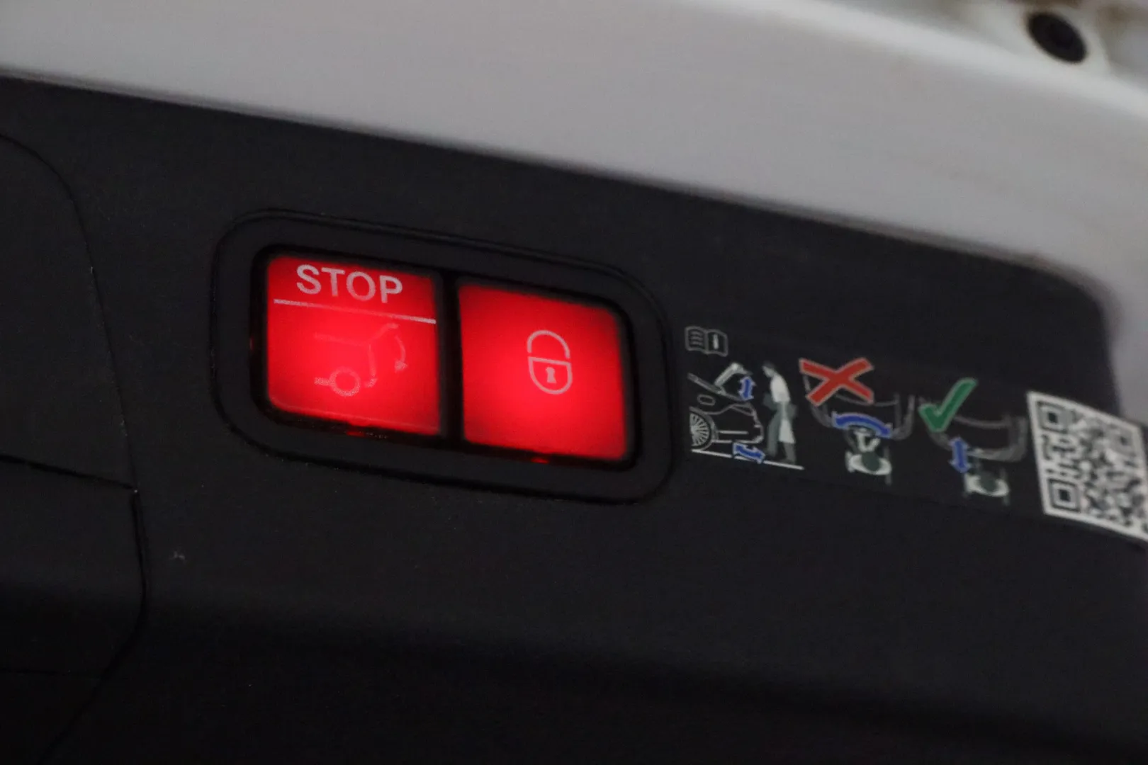 MERCEDES-BENZ E OZS-934 carousel image